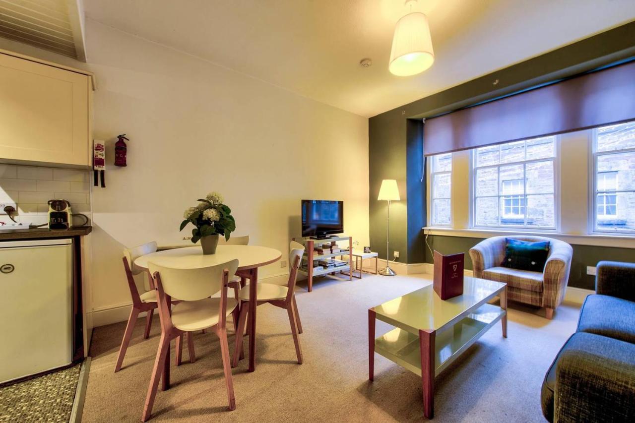 Joivy Perfect Location! Charming Rose St Apt For Couples Appartement Edinburgh Buitenkant foto